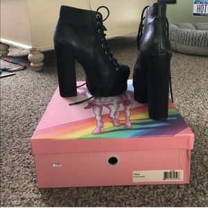 Jeffrey Campbell Nola